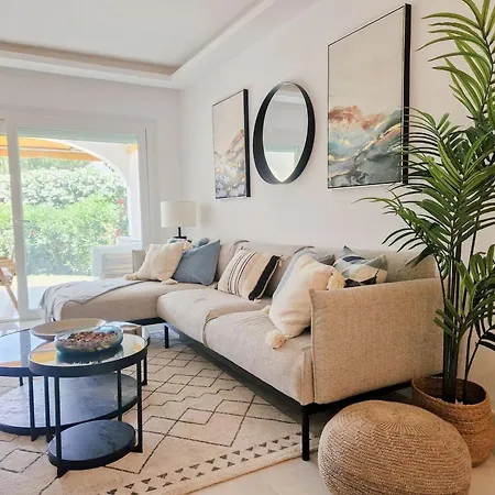 Apartment Modern Two Bedroom In Pueblo Cortes Del Golf Benahavis *