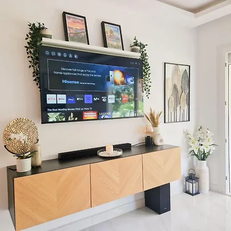 Modern Two Bedroom In Pueblo Cortes Del Golf Benahavis *