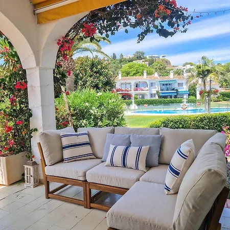 Apartment Modern Two Bedroom In Pueblo Cortes Del Golf Benahavis Estepona