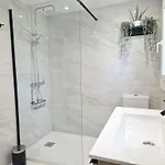 Modern Two Bedroom In Pueblo Cortes Del Golf Benahavis *