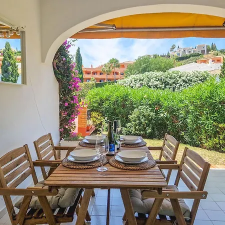 Modern Two Bedroom In Pueblo Cortes Del Golf Benahavis * エステポナ