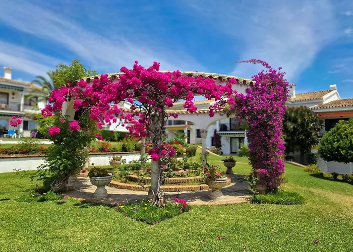 Modern Two Bedroom In Pueblo Cortes Del Golf Benahavis Appartement