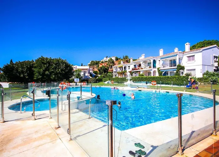 Modern Two Bedroom In Pueblo Cortes Del Golf Benahavis Appartement Estepona