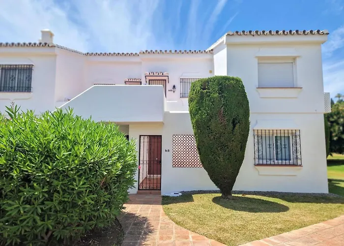 Appartement Modern Two Bedroom In Pueblo Cortes Del Golf Benahavis Estepona