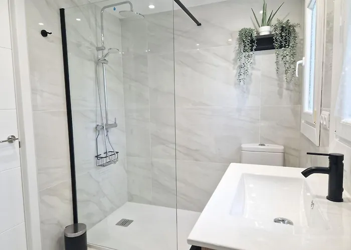 Modern Two Bedroom In Pueblo Cortes Del Golf Benahavis *