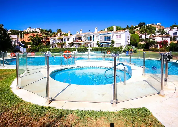 Modern Two Bedroom In Pueblo Cortes Del Golf Benahavis Estepona