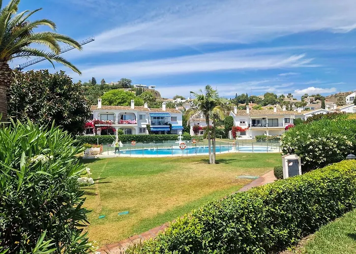 Modern Two Bedroom In Pueblo Cortes Del Golf Benahavis Appartement