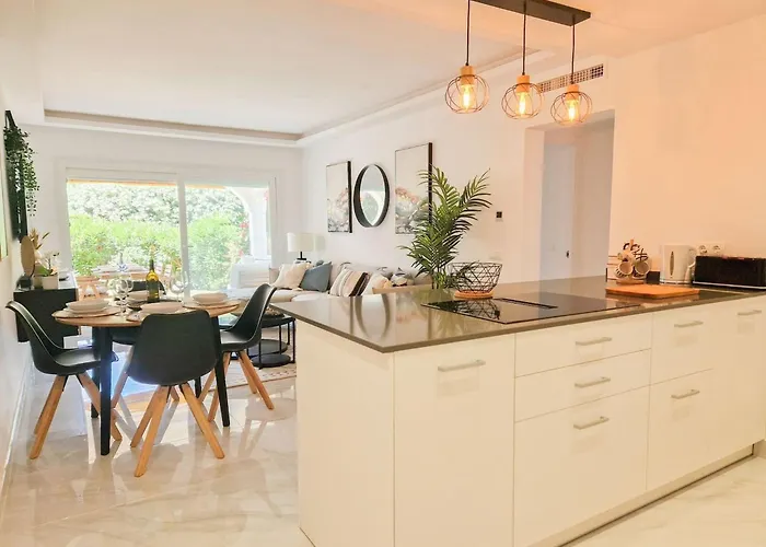 Modern Two Bedroom In Pueblo Cortes Del Golf Benahavis Appartement Estepona