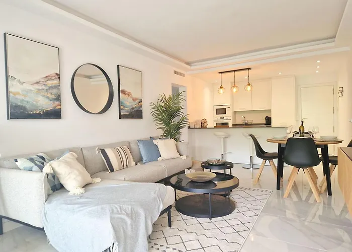 Modern Two Bedroom In Pueblo Cortes Del Golf Benahavis * Estepona