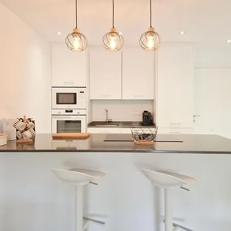 Modern Two Bedroom In Pueblo Cortes Del Golf Benahavis Daire Estepona